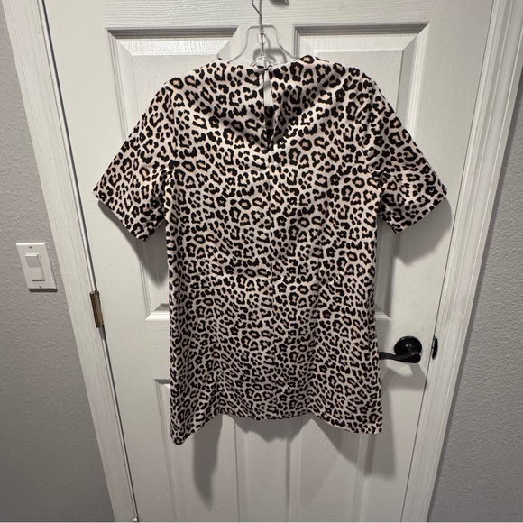 H&M Leopard Print Short Sleeve Shift Dress (Size‎ S) - Picture 2 of 4